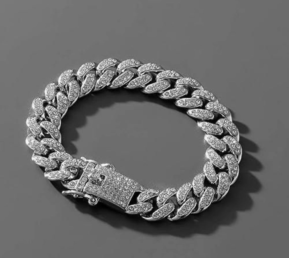 Stylish Bracelet For Men Women Gold Plated American Diamond Studded Charming