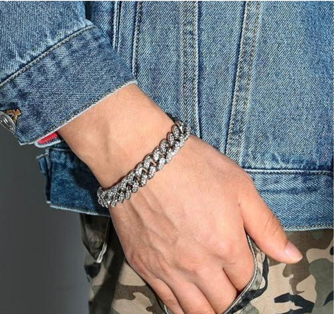 Stylish Bracelet For Men Women Gold Plated American Diamond Studded Charming